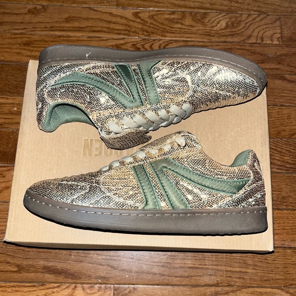 NEW Steve Madden Madrid Low Top Sequins Sneakers Gold & Green Women’s Size 7.5 - Picture 7 of 9